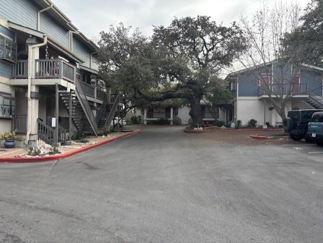 Building Photo - 2215 Post Rd