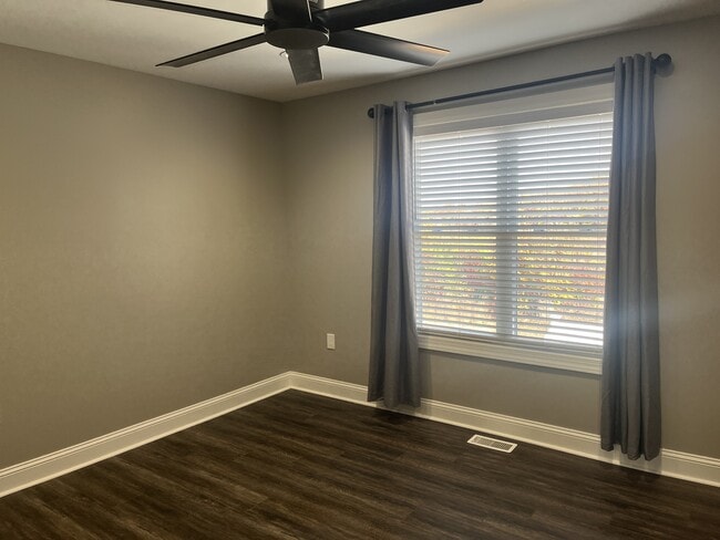 Building Photo - 77 Emanuel Ct