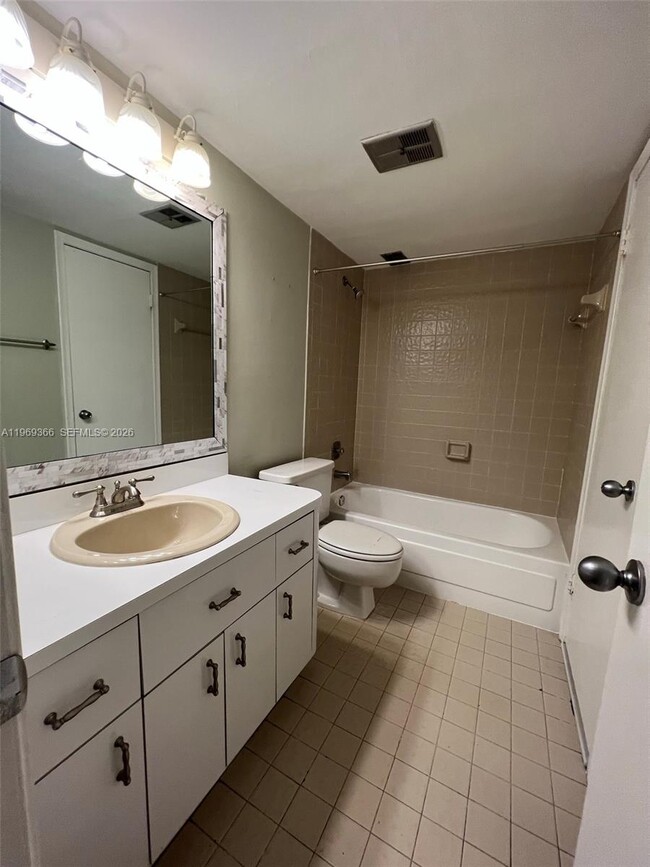 Building Photo - 7512 SW 95th Pl