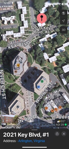 Metro stop at the front of the building - 2021 Key Blvd