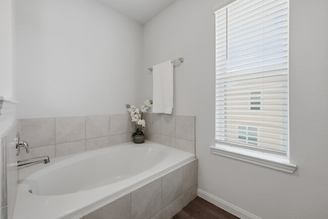 Building Photo - 961 Harper Ln
