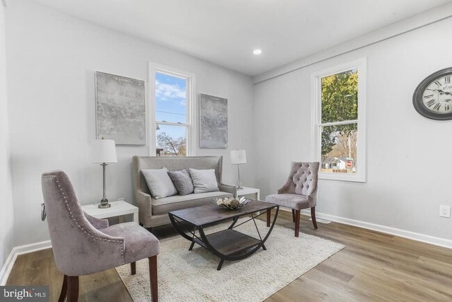 Building Photo - 6613 Fairmount Ave