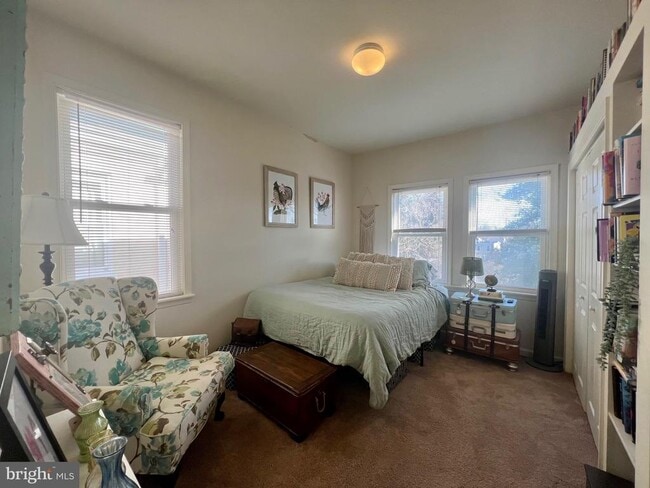 Building Photo - 1908 N Lincoln St