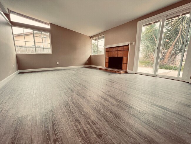 Building Photo - Recently Upgraded Poway Single-Story Home