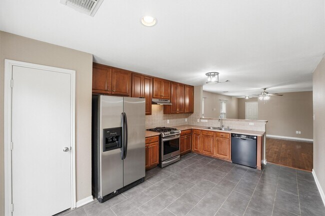 Building Photo - 21314 Misty Brook Bend Ln