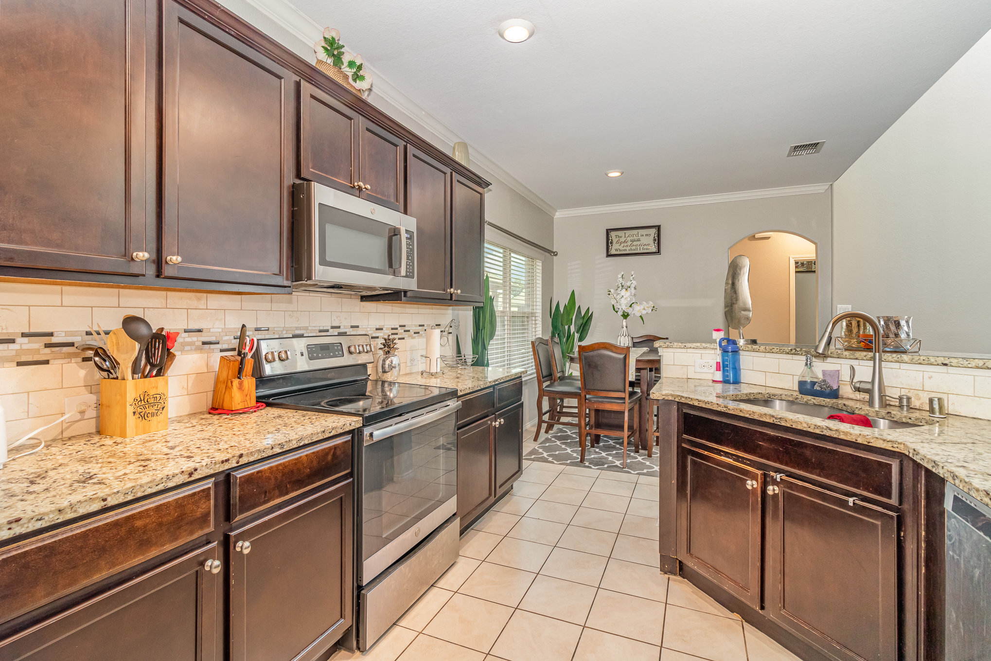 Building Photo - 613 Wounded Knee Dr