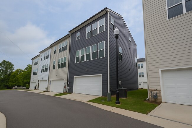Building Photo - 7016 Gentle Pne Pl