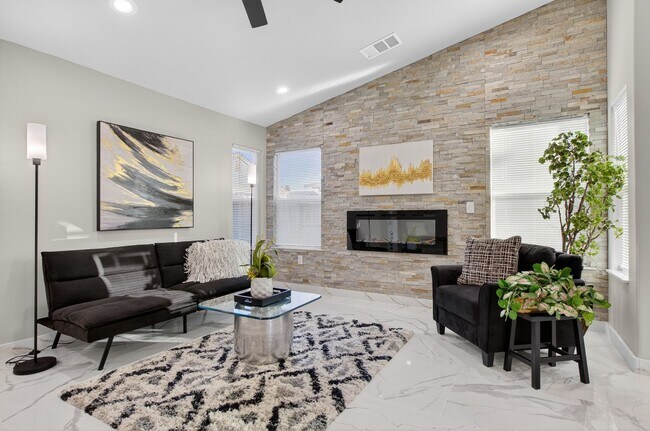 Building Photo - Bright & Spacious 3 Bed, 2 Bath Home – Must See!