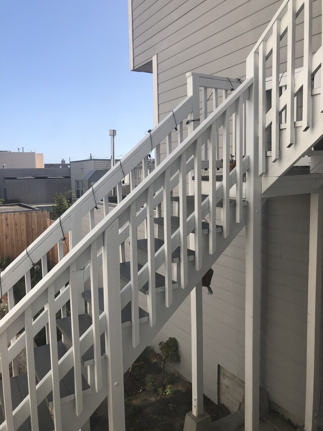 Building Photo - 2233 Taraval St