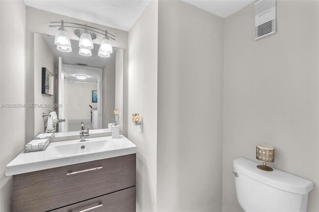 Building Photo - 15743 Woodgate Pl