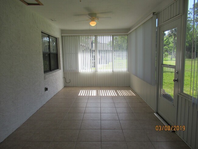 Building Photo - Beautiful 3 Bedroom Home with Huge Yard!