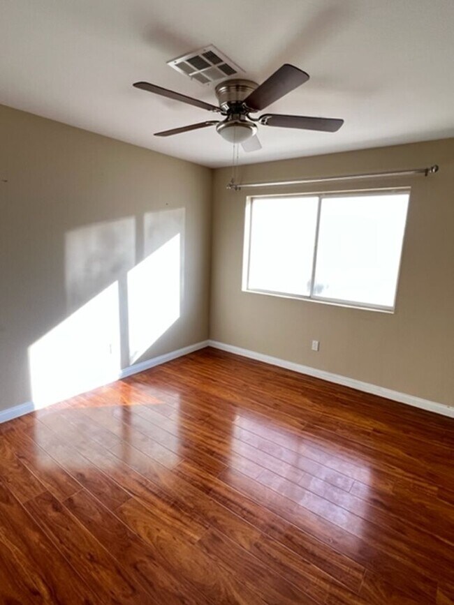 Building Photo - Beautiful Upgraded Property