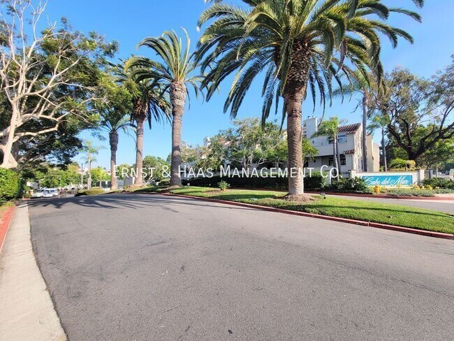 Building Photo - 5101 Tortuga Dr