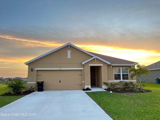 Primary Photo - 388 Guinevere Dr SW