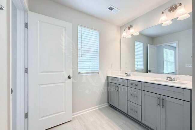 Building Photo - 3018 Brellon Ln