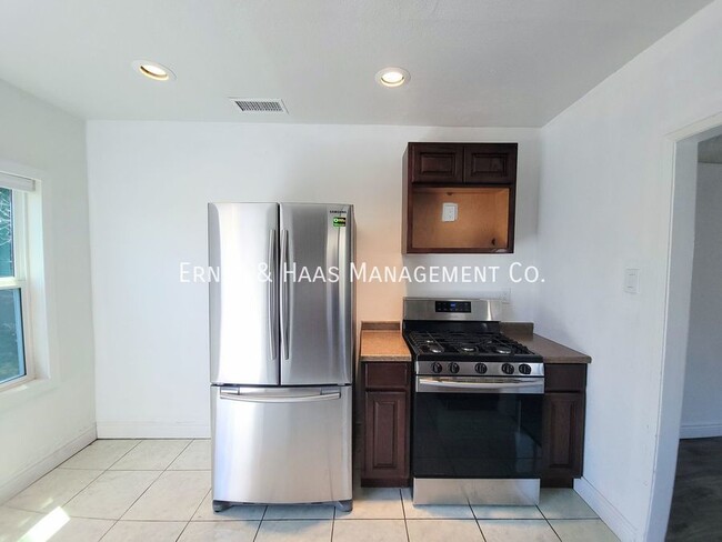 Building Photo - 12 53rd St