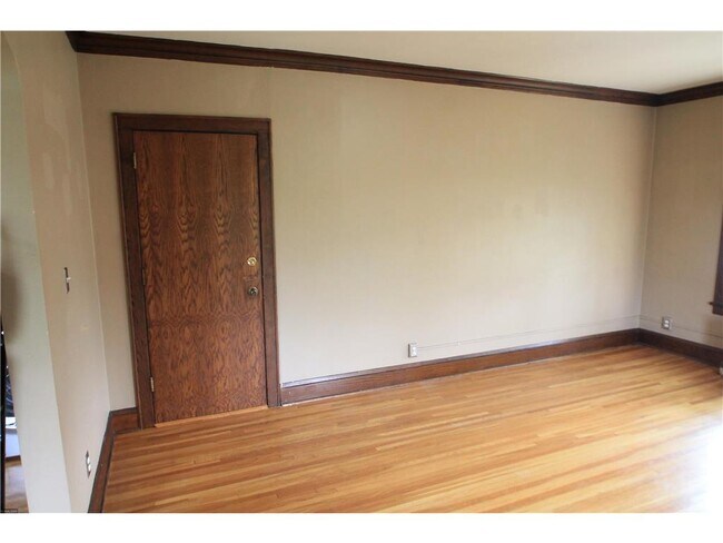 Building Photo - 1824 Elliot Ave.