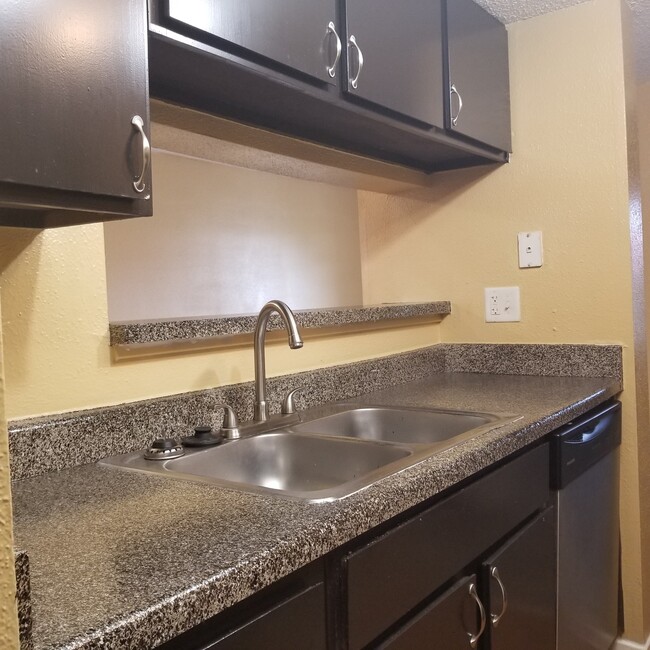 2 Bedroom Upstairs - Driftwood Apartments - Galveston