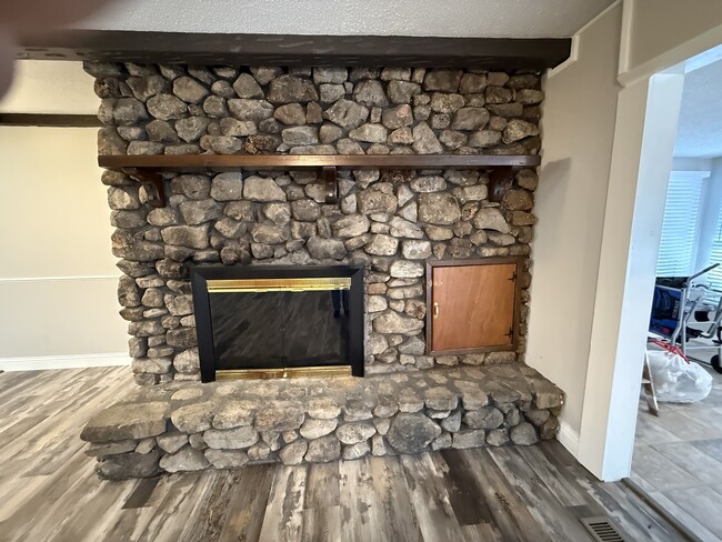 Building Photo - 210 Worthey Trail