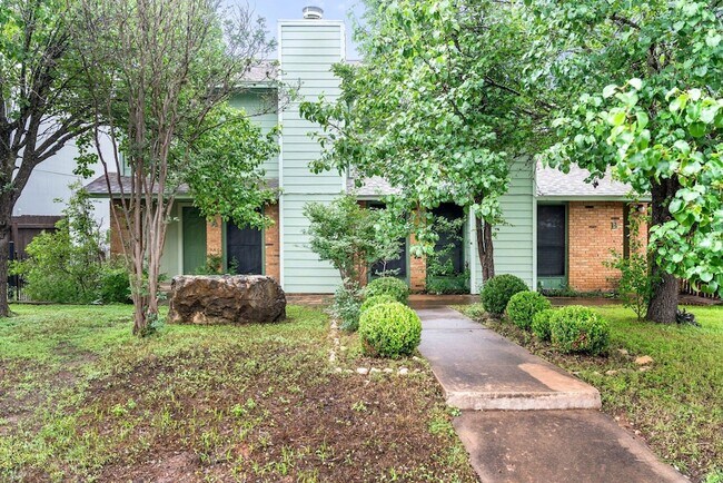 Primary Photo - 3222 Tamarron Blvd