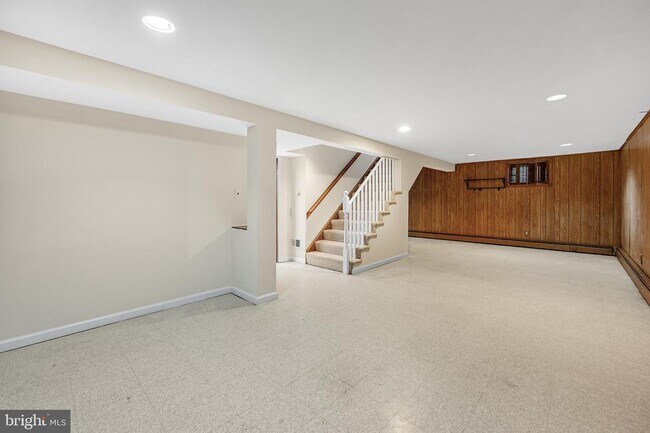 Building Photo - 5023 Druid Dr