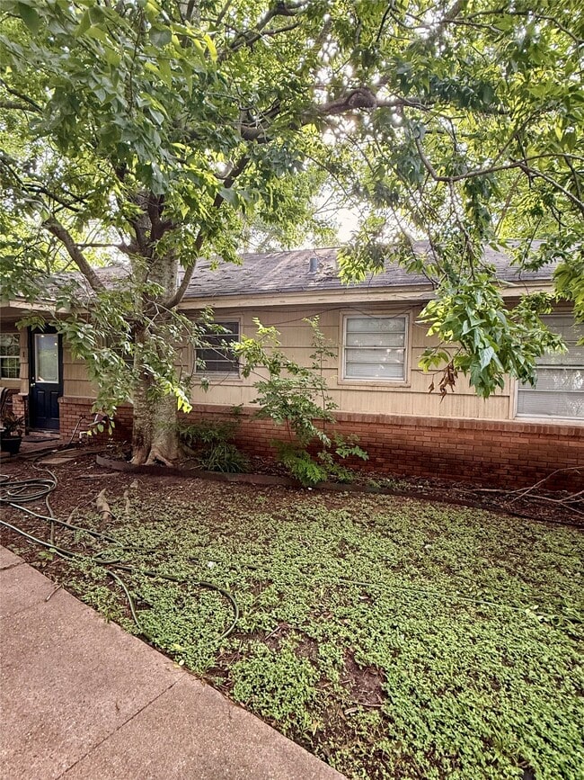 Building Photo - 7018 Alder Dr