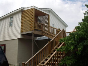 Building Photo - HWY 421 Studio  15 mintues out of Wilmingt...