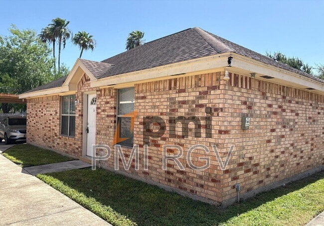 Building Photo - 1901 W Western Dr