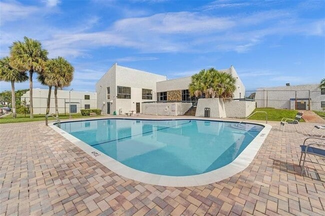 Building Photo - 2609 N 40th Ave