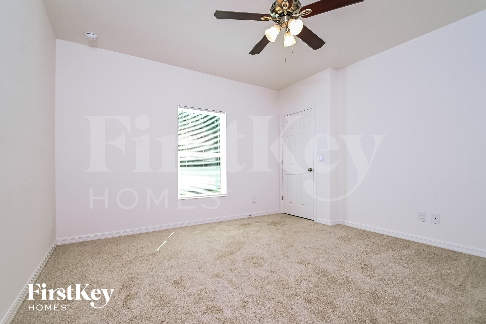 Building Photo - 900 Avenal Ln