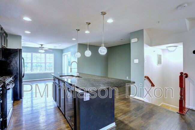 Building Photo - 8434 Stansbury Lake Dr