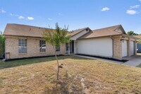 Building Photo - 8703 Pineridge Dr