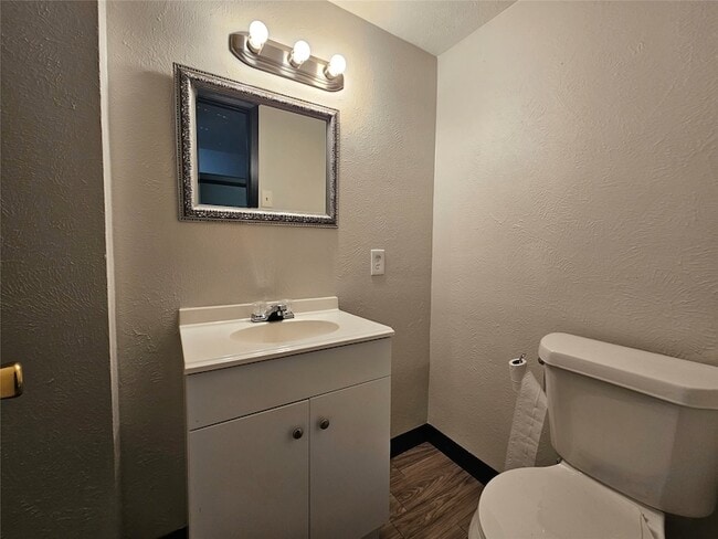 Building Photo - 119 Palm Oak Dr