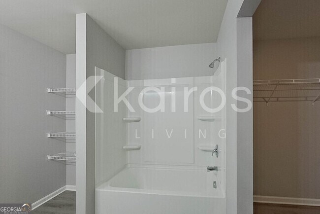 Building Photo - 633 Canal St