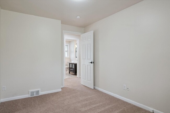 Building Photo - 29484 Spring Hill Dr