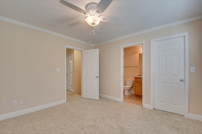 Building Photo - 150 Village Run