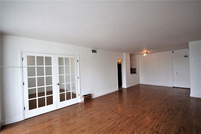 Building Photo - 5151 Collins Ave