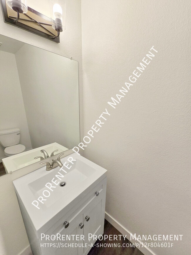 Building Photo - 975 Essex Ct Way