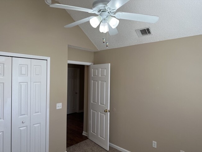 Building Photo - 567 Laurel Hill Cir