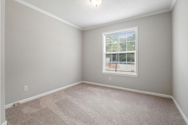 Building Photo - Charming 4 bedroom home in South Raleigh!