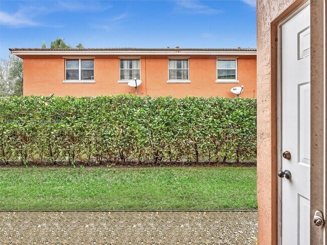 Building Photo - 6747 Sienna Club Dr