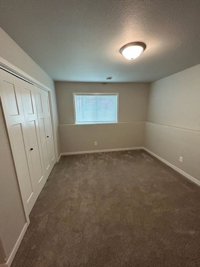 Building Photo - 3027 39th Ave S