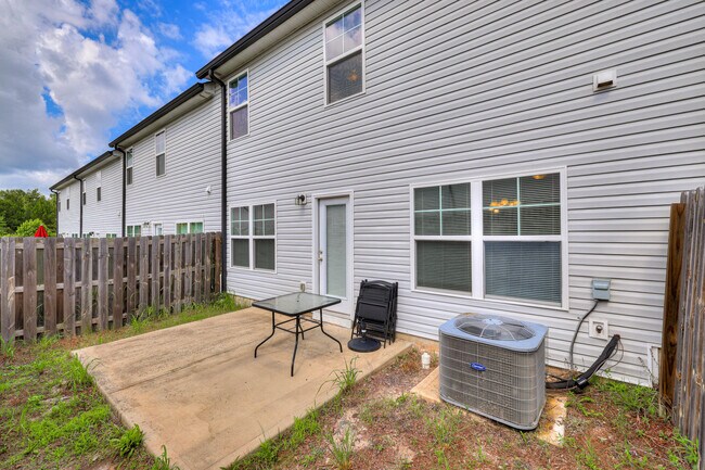 Building Photo - 4281 Valencia Ln