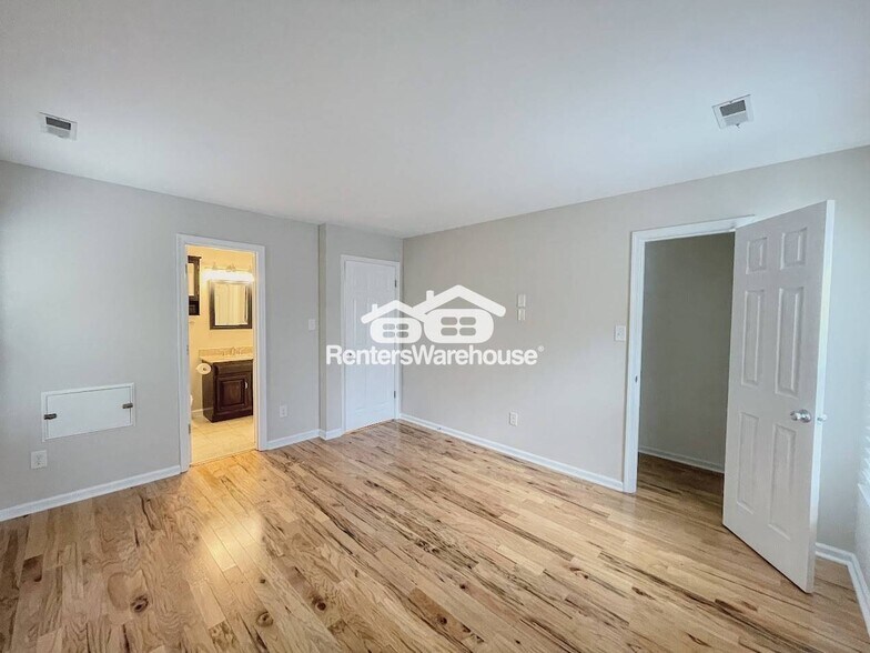 Building Photo - 400 Cobblewood Arch