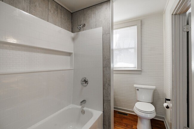 Building Photo - Charming Historic Cottage Just Blocks from Downtown Athens and UGA