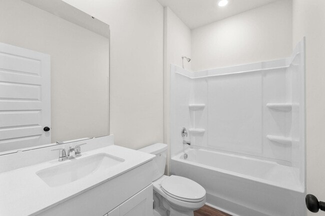 Building Photo - 1039 Harbor Dr