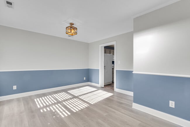 Building Photo - 109 Trinity Dr