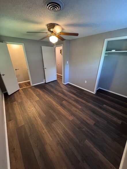 Masters bedroom - 205 S Forester Dr