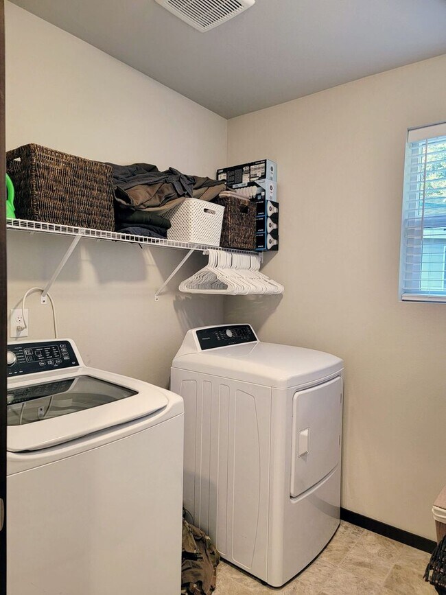 Building Photo - Available in May - 3bed home at The Reserve – Close to ferries, shopping and dining!