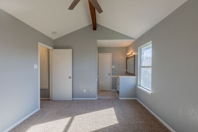 Building Photo - Rawhide Loop, 317/319